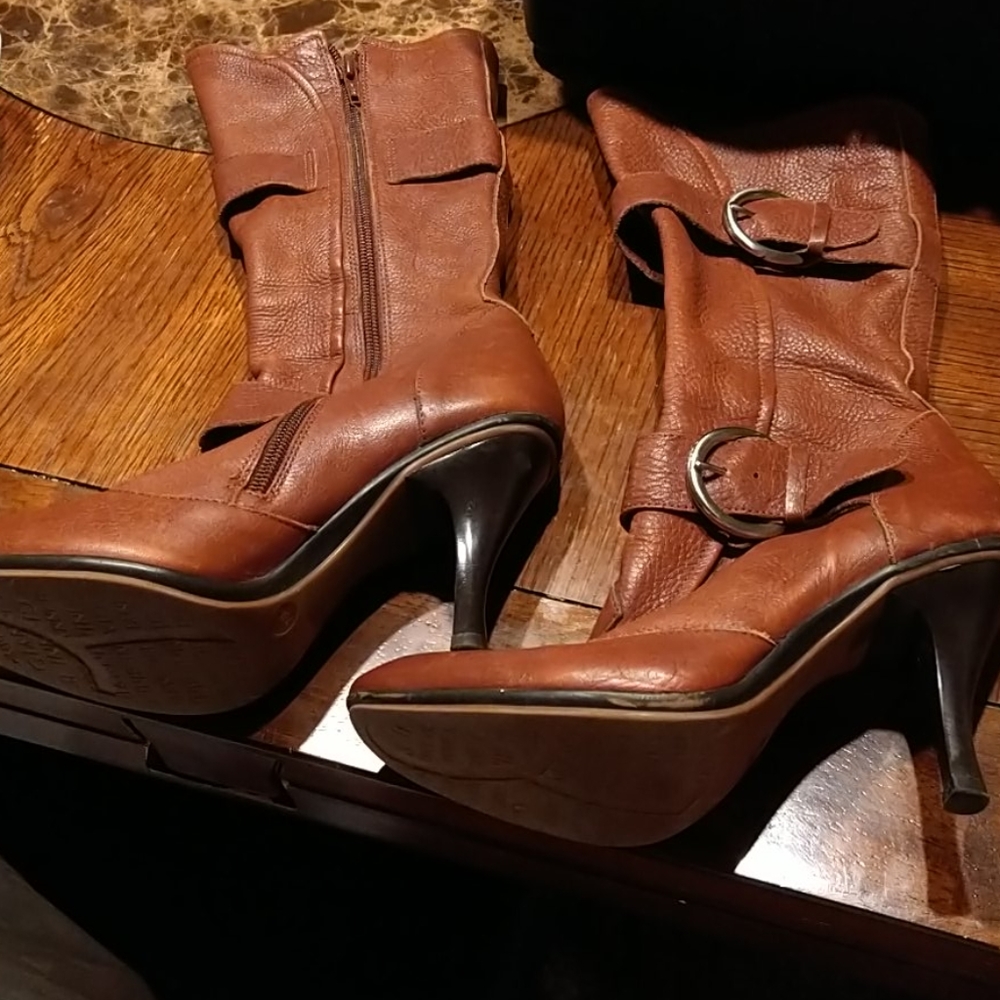 Woman's fashion boots